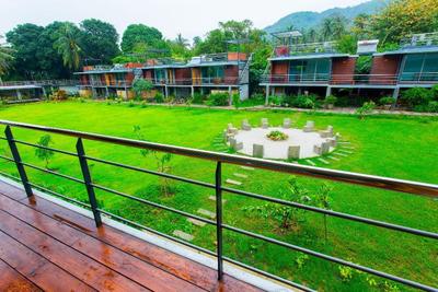 Baan Boom Boxes