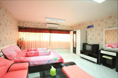 Deluxe At Popular Condo
