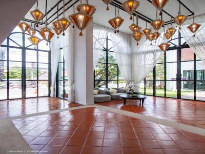 Lanna Oriental Hotel
