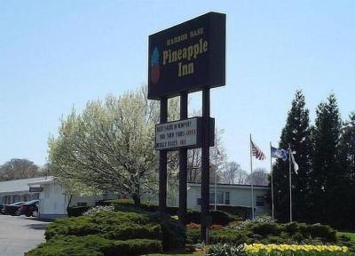 Harbor Base Pineapple Inn
