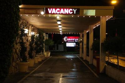 Caravelle Inn Suites