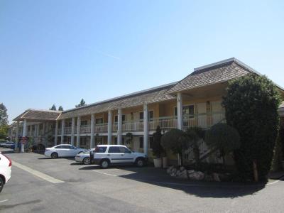 Caravelle Inn Suites