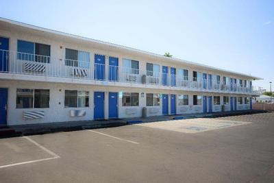 Motel 6 Tulare Ca