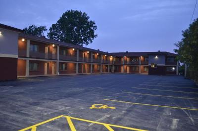 Aarya Hotel By Niagara Fashion Outlets