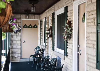 Simmons Motel