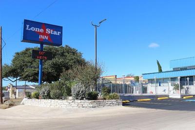 Lonestar Inn