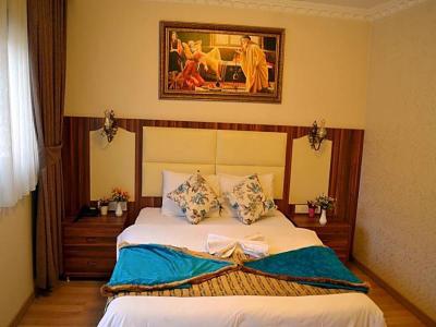 Peradise Hotel