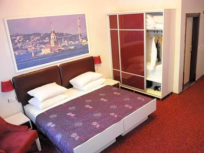 Galata 34