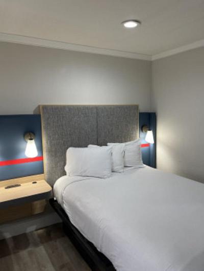 The Midtowner Hotel SureStay Collection by BW