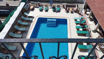 California Apart Hotel