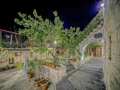 Elysa E Cave House