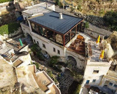 Canyon Cave Hotel