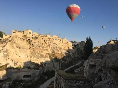Ab U Hayat Cave Suites