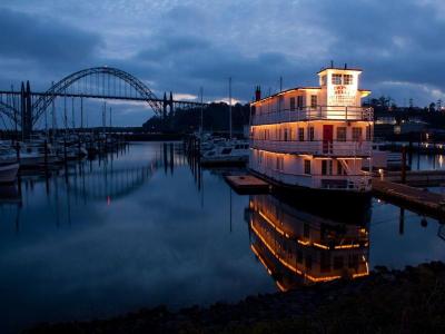 The Newport Belle, Riverboat B&B