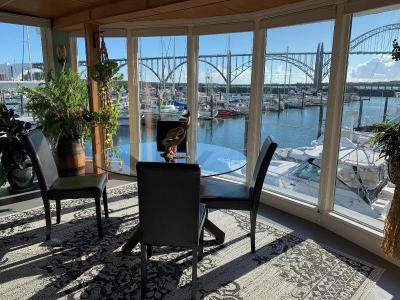 The Newport Belle, Riverboat B&B