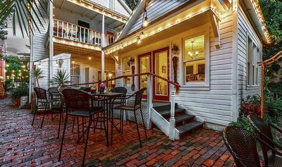 44 Spanish Street Inn