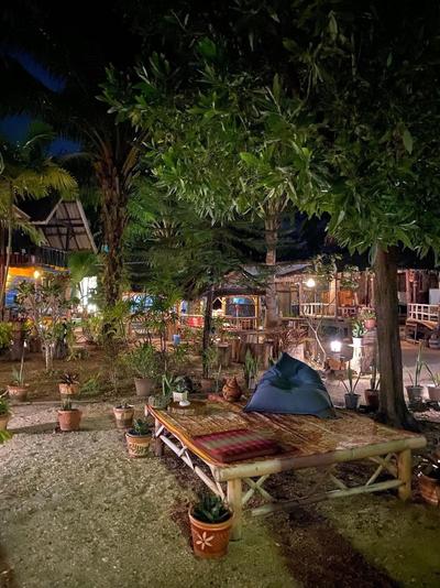 Leaf House Bungalow Hostel