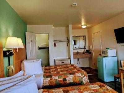 Seahorse Inn And Cottages