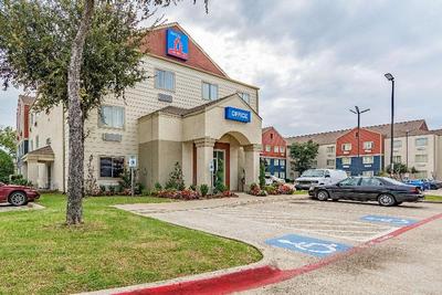 Studio 6 Dallas Tx