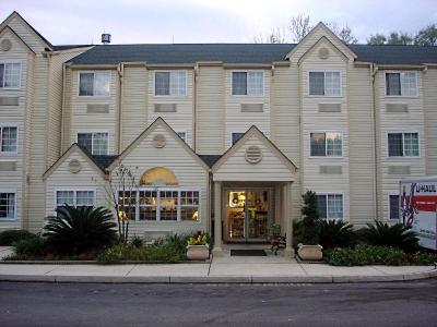 Hometown Inn & Suites Jacksonville - Butler Blvd./