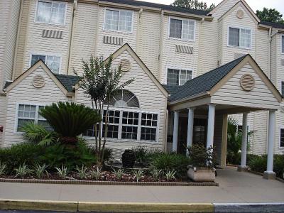 Hometown Inn & Suites Jacksonville - Butler Blvd./