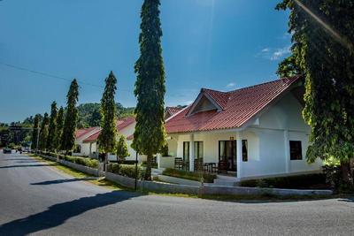 Naiharn Beach Resort