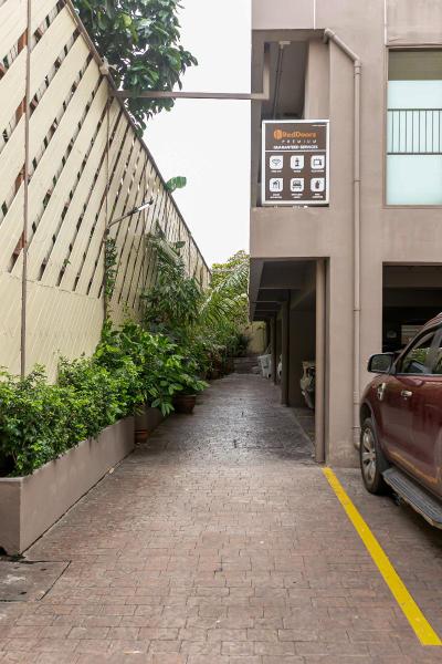 A Room Bangkok Sathorn by ZUZU