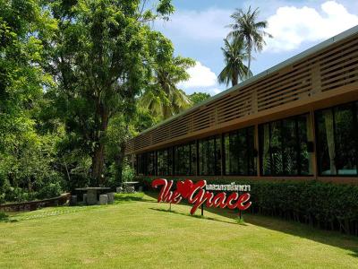 The Grace Amphawa Resort