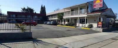 Express Inn & Suites