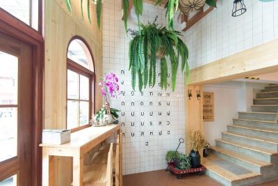 Barn And Bed Hostel