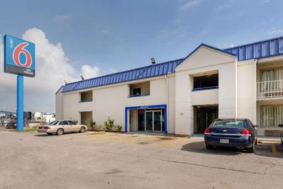 Motel 6 Houston, TX - East