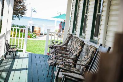 The Lakehouse Inn