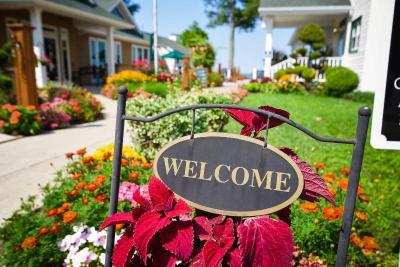 The Lakehouse Inn
