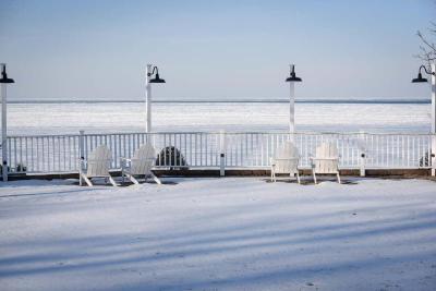 The Lakehouse Inn