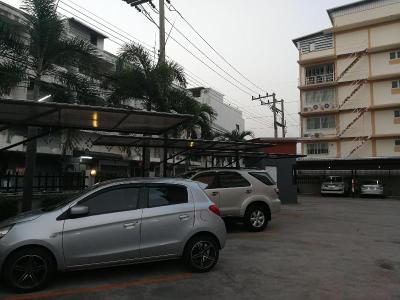 V49 Apartment