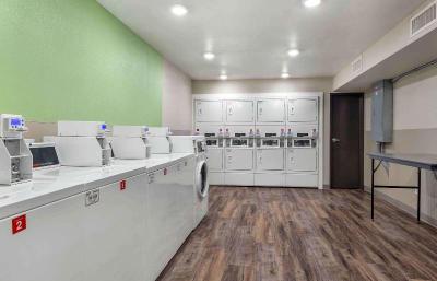 Woodspring Suites Boston North