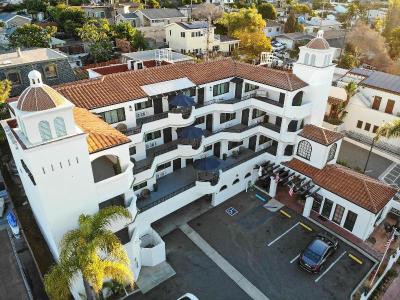 The Surfbreak Hotel