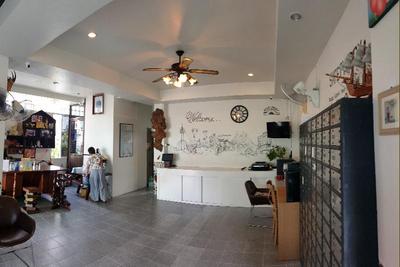 1068 NN Apartment