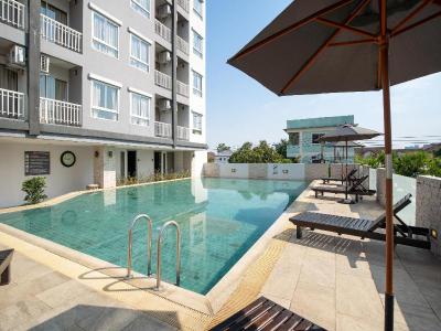 Leenova Hotel