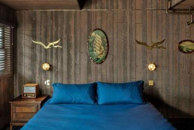 The Dive Motel & Swim Club
