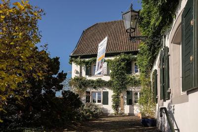 RheinRiver Guesthouse - Boutique Art Hotel am Rhei
