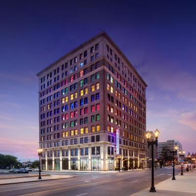 Angad Arts Hotel St. Louis, Tapestry Collection