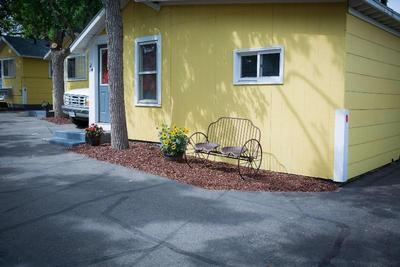 Lamplighter Cabins & Suites