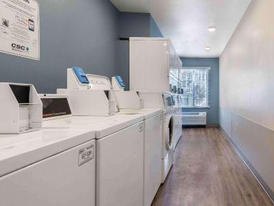 Woodspring Suites Orlando South