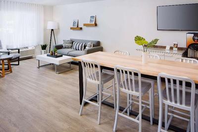 Woodspring Suites Seattle Everett