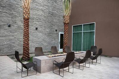 Courtyard By Marriott Mesa At Wrigleyville West