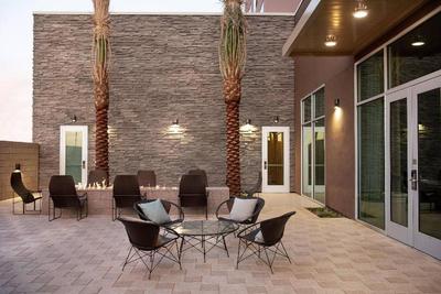 Courtyard By Marriott Mesa At Wrigleyville West