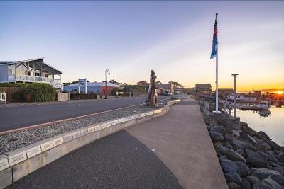 Bandon Marina Inn