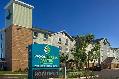 Woodspring Suites Lake Worth
