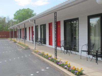 All Star Inn & Suites
